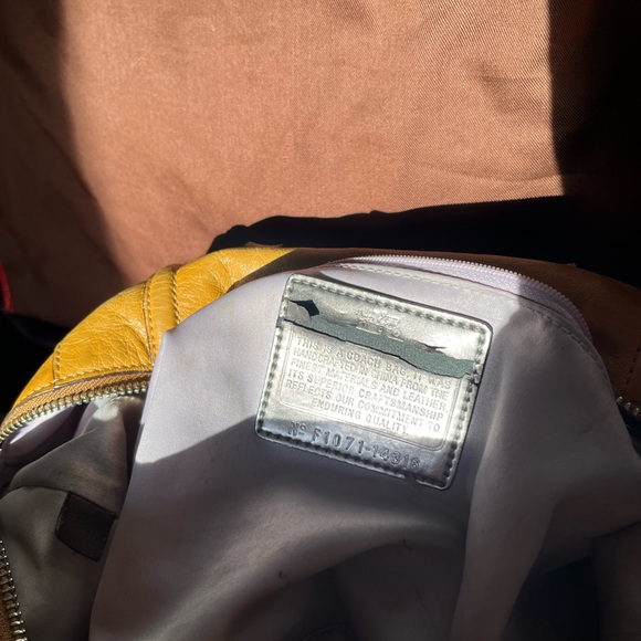 Coach mustard/Camel color handbag.. Leather…used - Picture 6 of 11